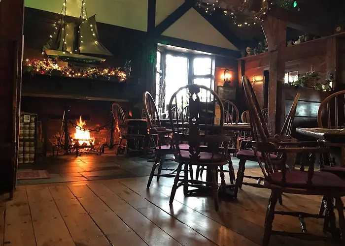 Lamies Inn & The Old Salt Tavern